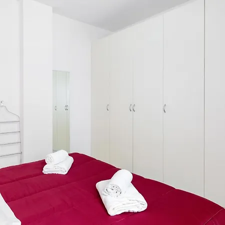 Guesthost - Firenze Nova Comfortable Apartament With Terrace-3